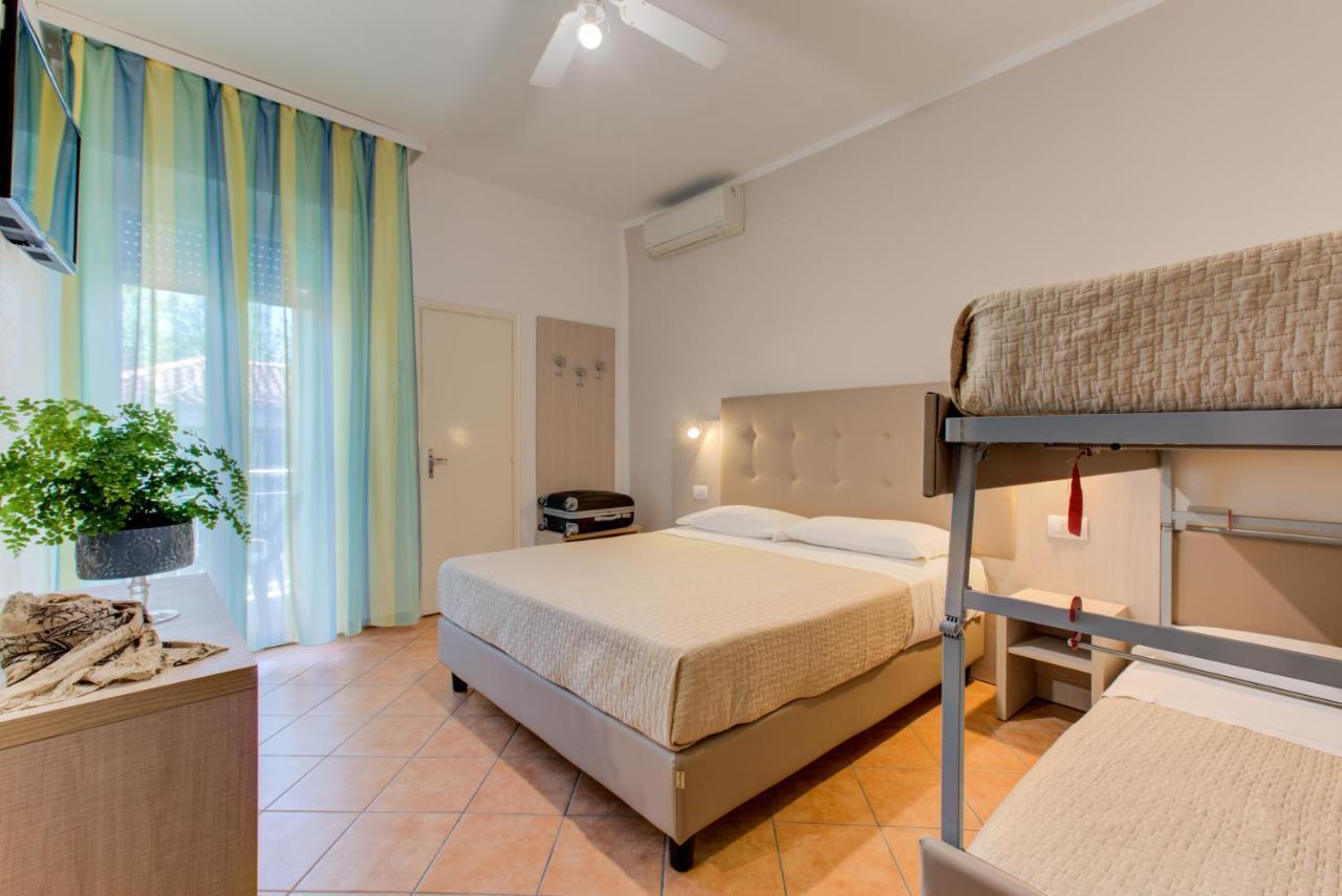 Hotel Cimarosa Riccione Zimmer foto