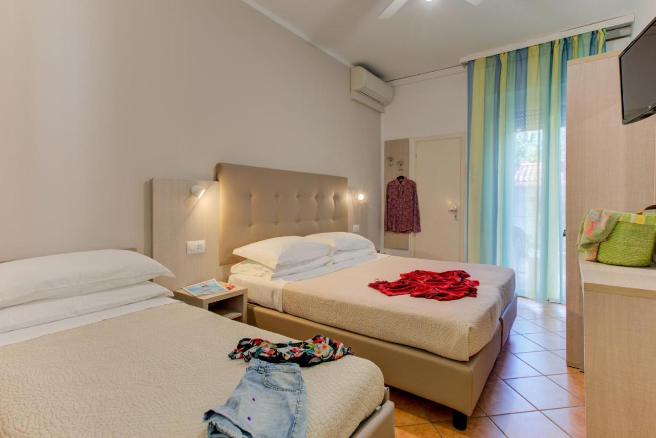 Hotel Cimarosa Riccione Zimmer foto